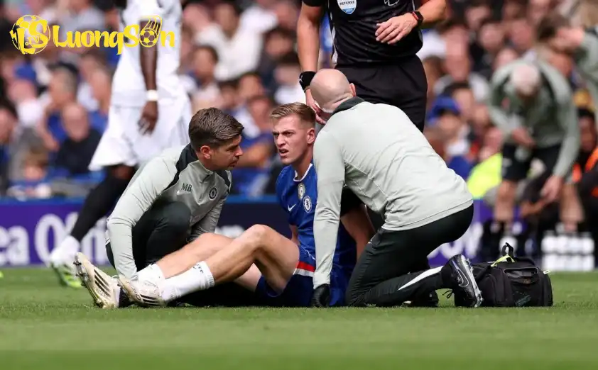 Quyết định này đưa ra sau khi Liam Delap bị dính chấn thương (Ảnh: Mirror)