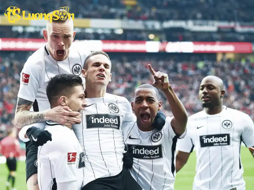 Eintracht Frankfurt và Galatasaray không có nhiều sự chênh lệch về đẳng cấp (Ảnh: ESPN) Eintracht Frankfurt và Galatasaray không có nhiều sự chênh lệch về đẳng cấp (Ảnh: ESPN)