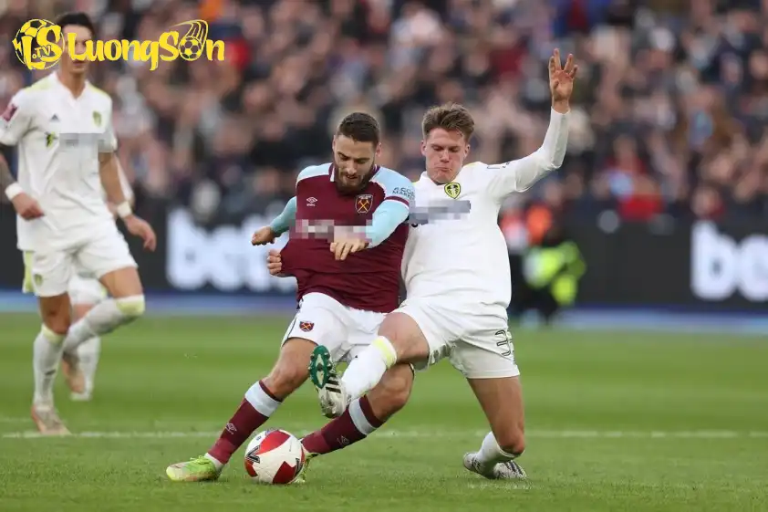 Cả Leeds và West Ham đều đang rất cần chiến thắng. (Ảnh: Internet) Cả Leeds và West Ham đều đang rất cần chiến thắng.