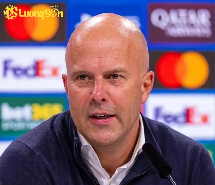 Guardiola hiểu rõ Liverpool của Slot sẽ sớm trở lại - Ảnh: @centredevils Guardiola hiểu rõ Liverpool của Slot sẽ sớm trở lại