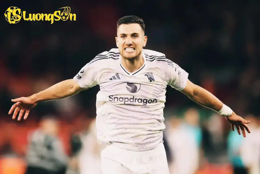 Amorim có loại Dalot? - Ảnh: @ManUTD Amorim có loại Dalot?