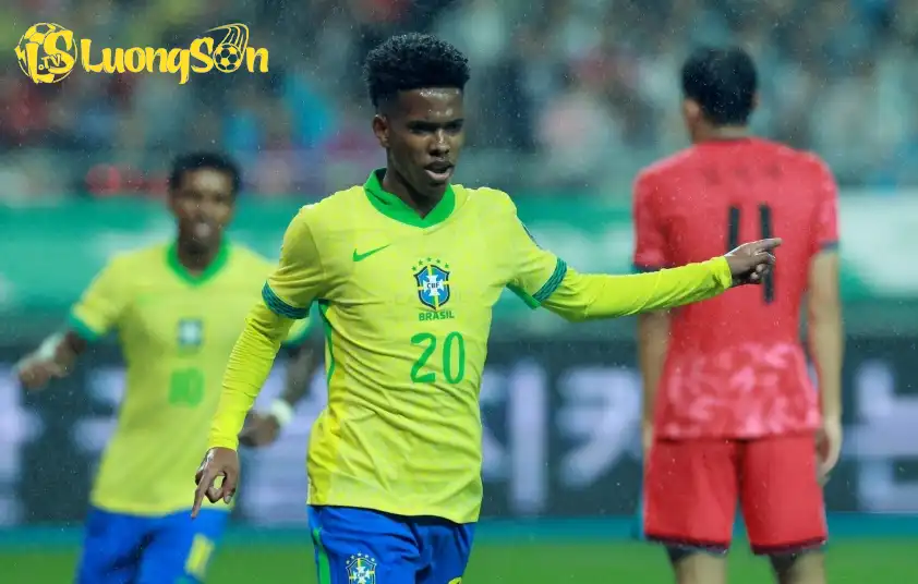 Estevao để lại điểm nhấn với cú đúp vào lưới ĐT Hàn Quốc Estevao để lại điểm nhấn với cú đúp vào lưới ĐT Hàn Quốc